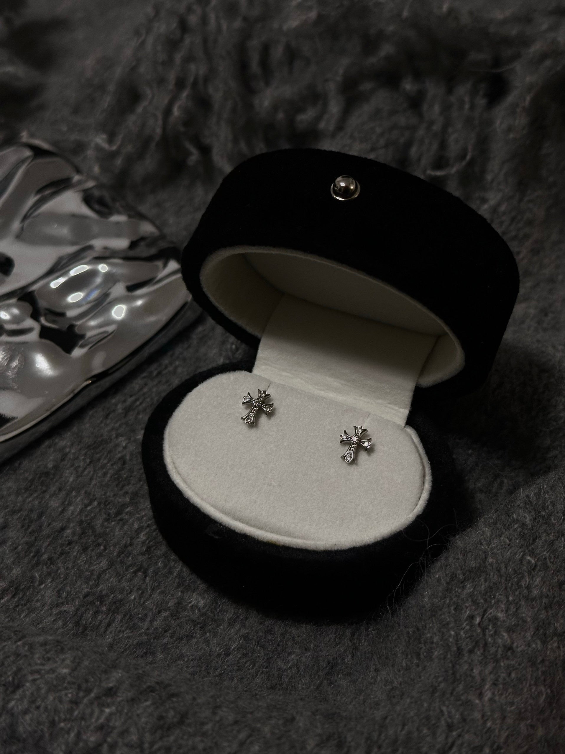 Crystal Cross Titanium Cartilage Stud Earring