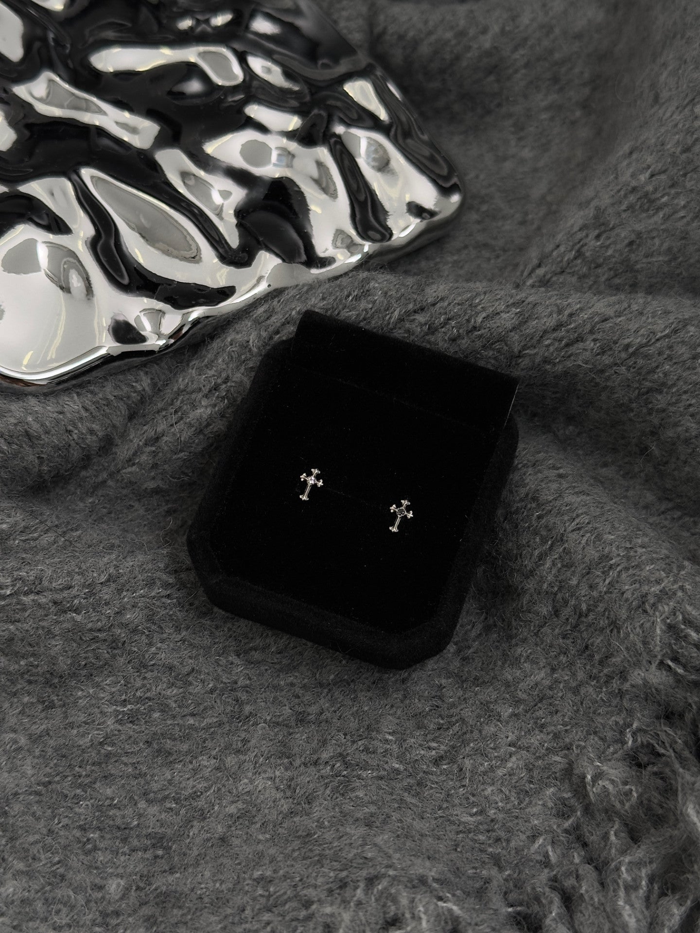 Black & White Crystal Cross Titanium Mini Tragus Stud Earring