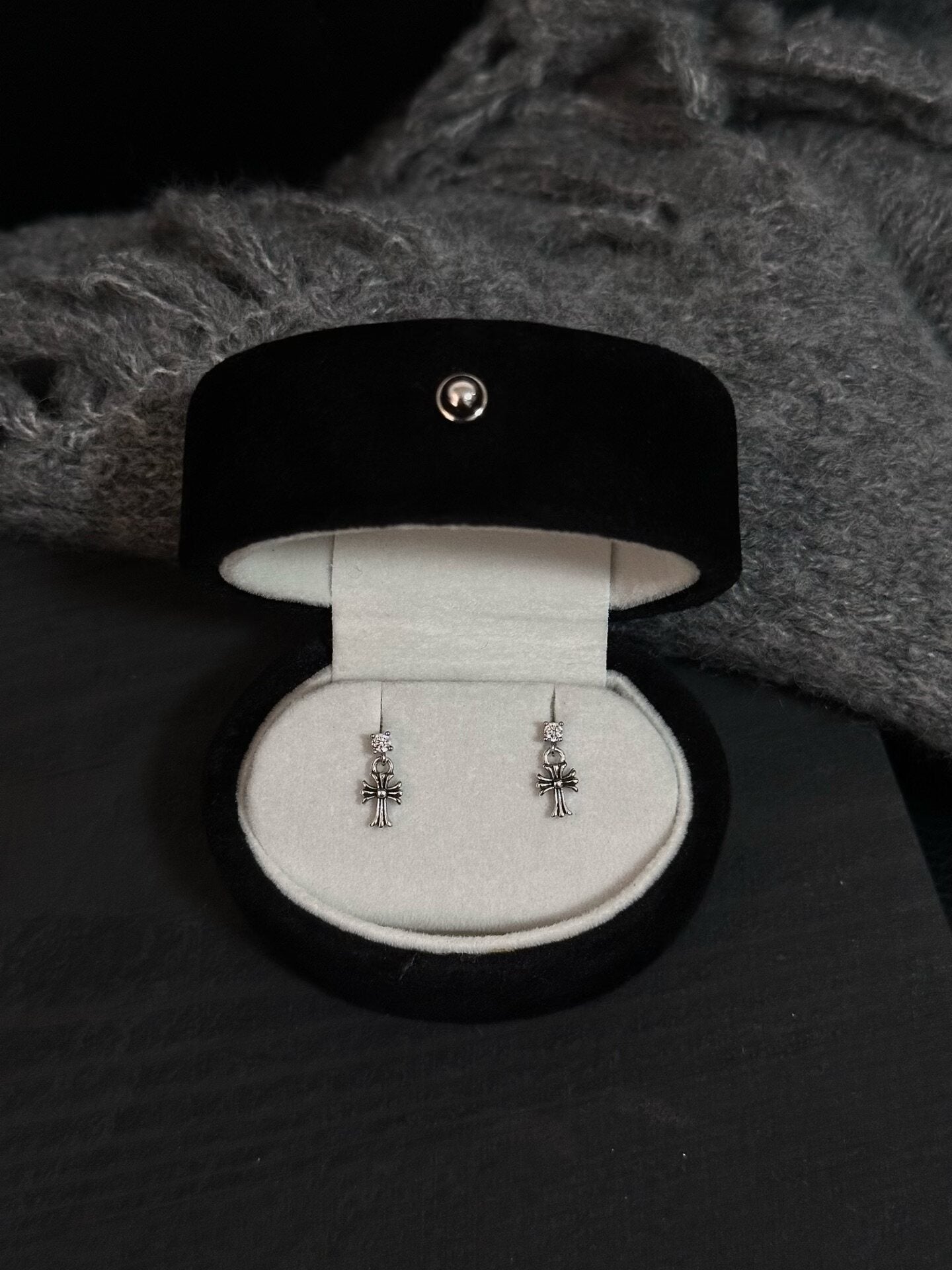 Vintage Crystal Cross Titanium Cartilage Stud Earring