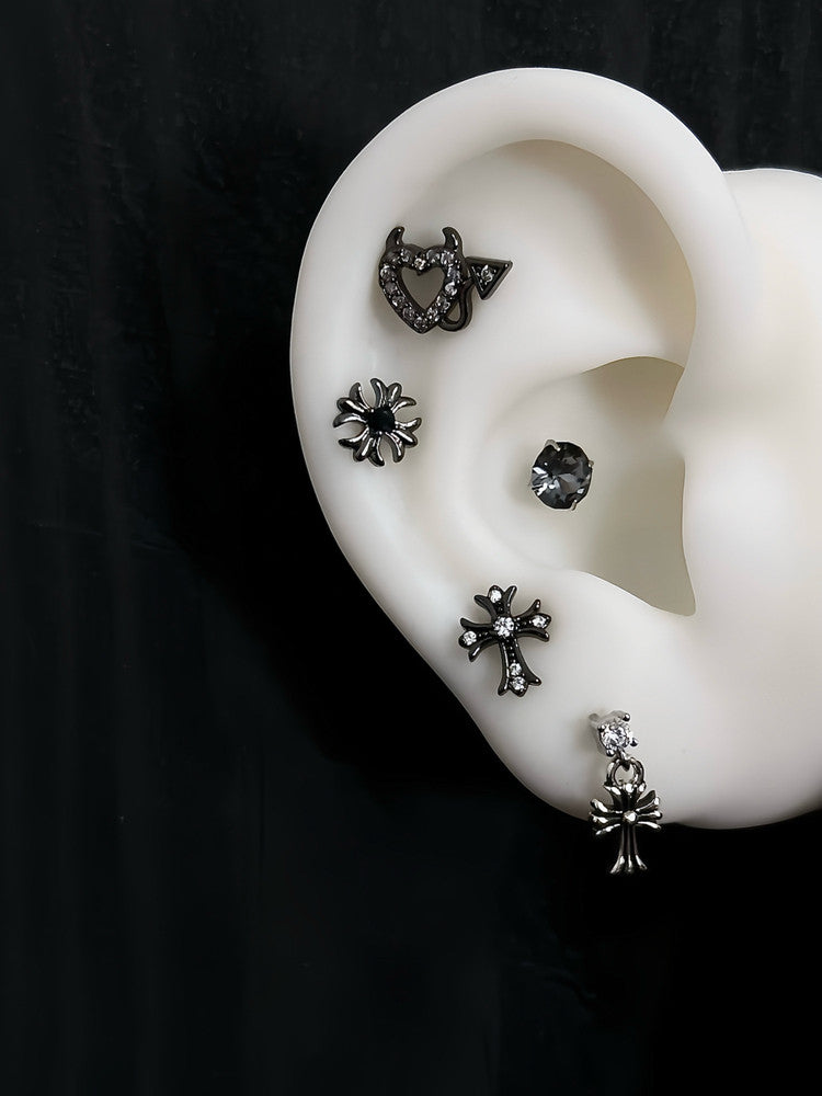 Vintage Crystal Cross Titanium Cartilage Stud Earring