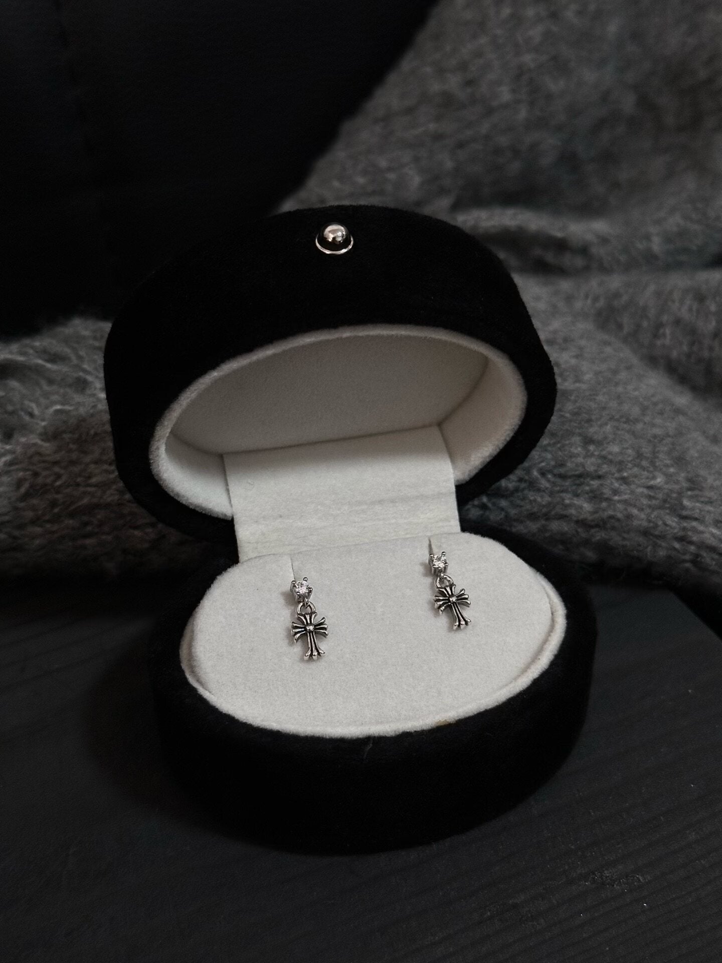 Vintage Crystal Cross Titanium Cartilage Stud Earring