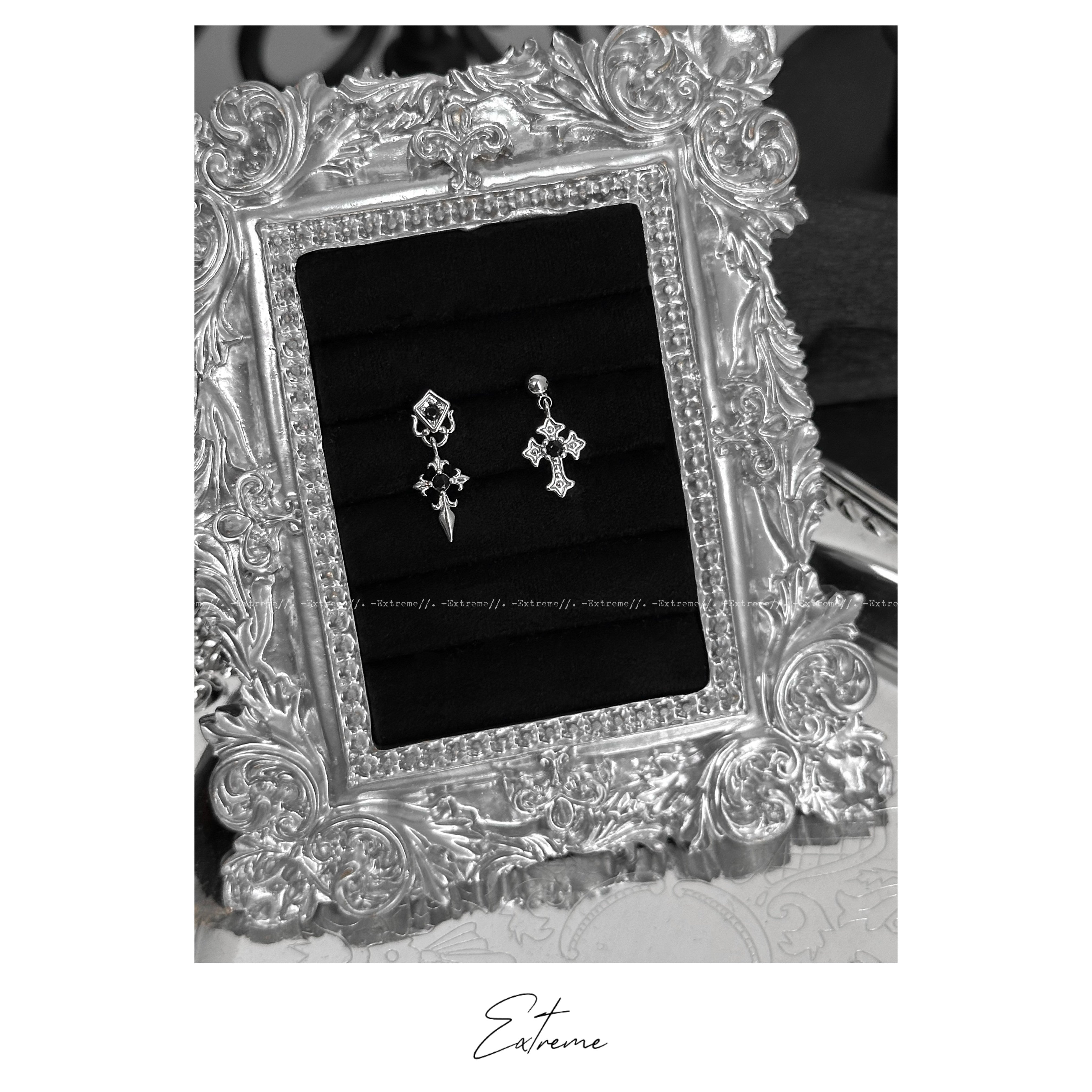 Vintage Gothic Cross Titanium Cartilage Earring
