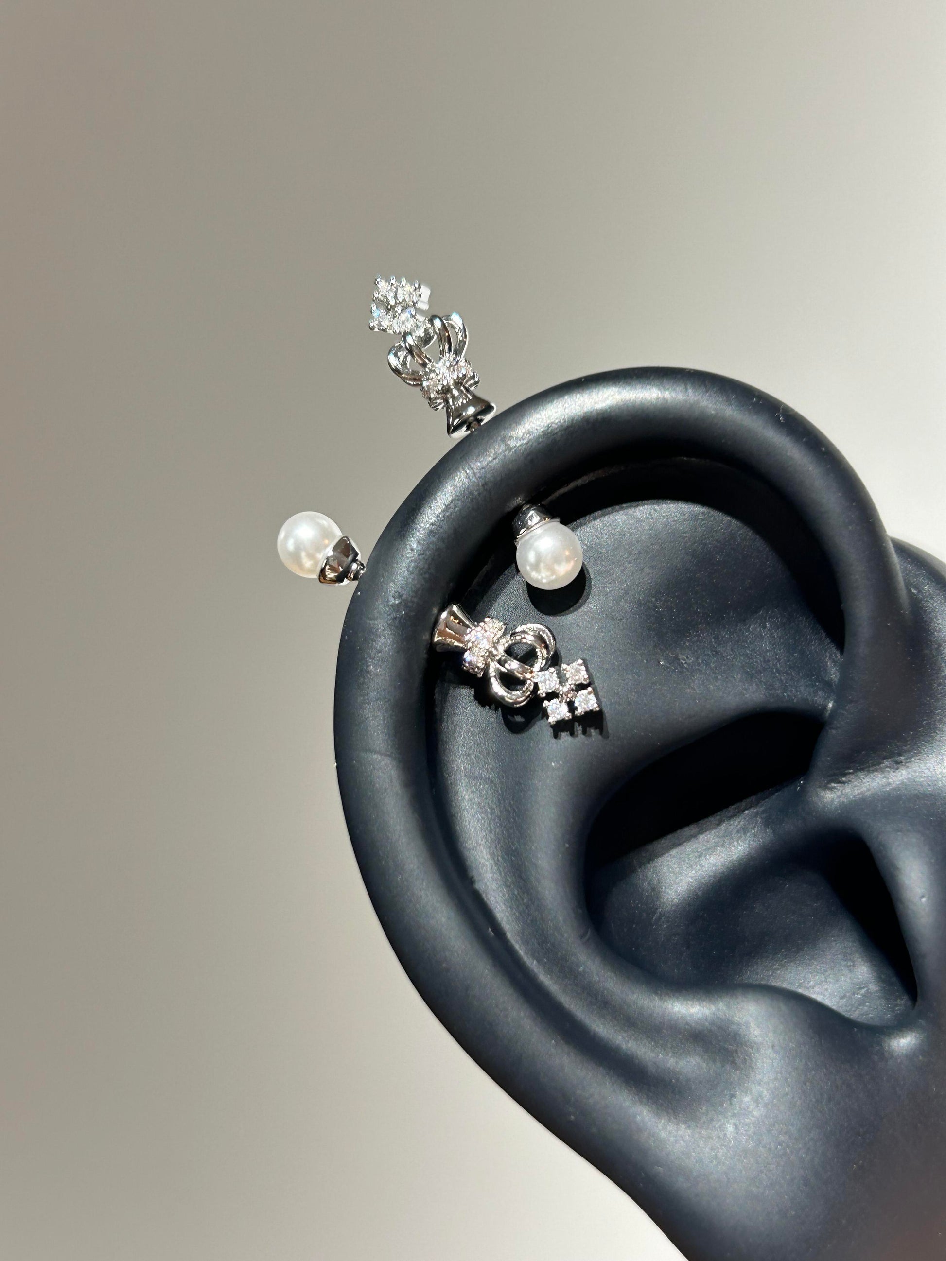 Crown Pearl Vertical Helix Earrings