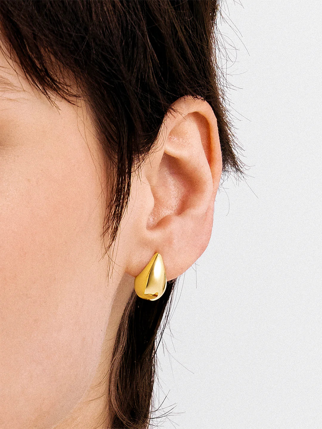 Middle Teardrop Hoops
