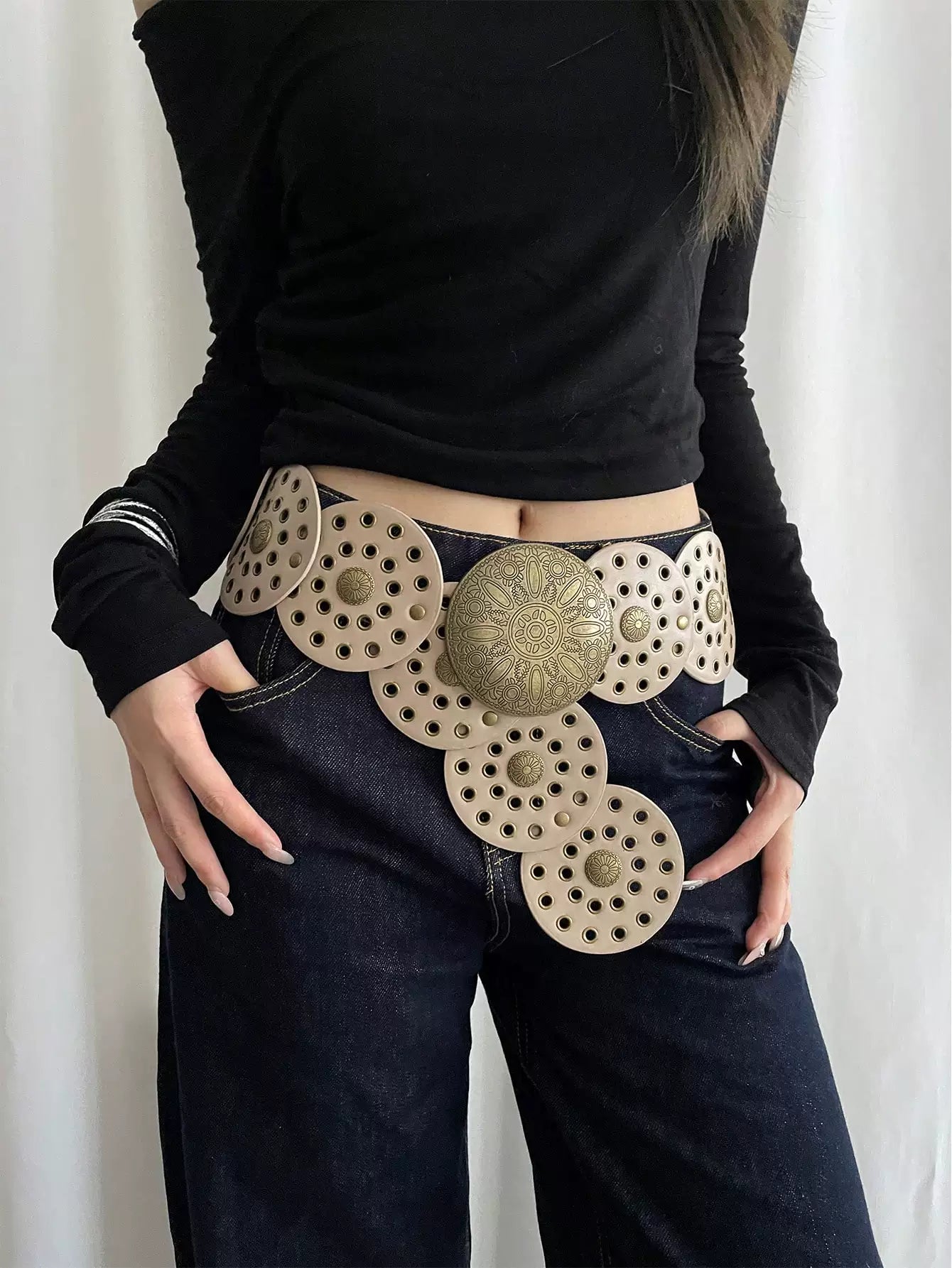 American vintage round hollow-out waist enclosed dress 2026 new summer bold accessories European and American belt trendy style