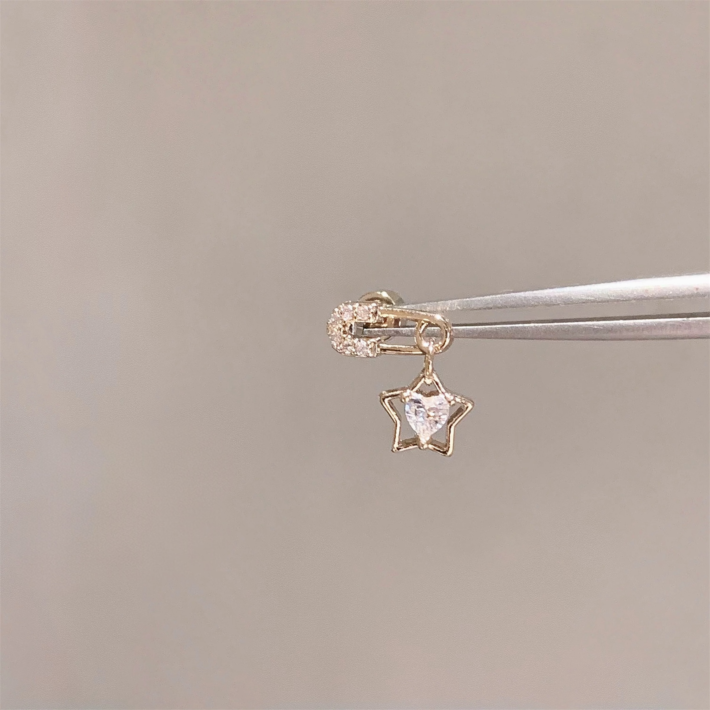 Gold Safety Pin Star Helix Stud