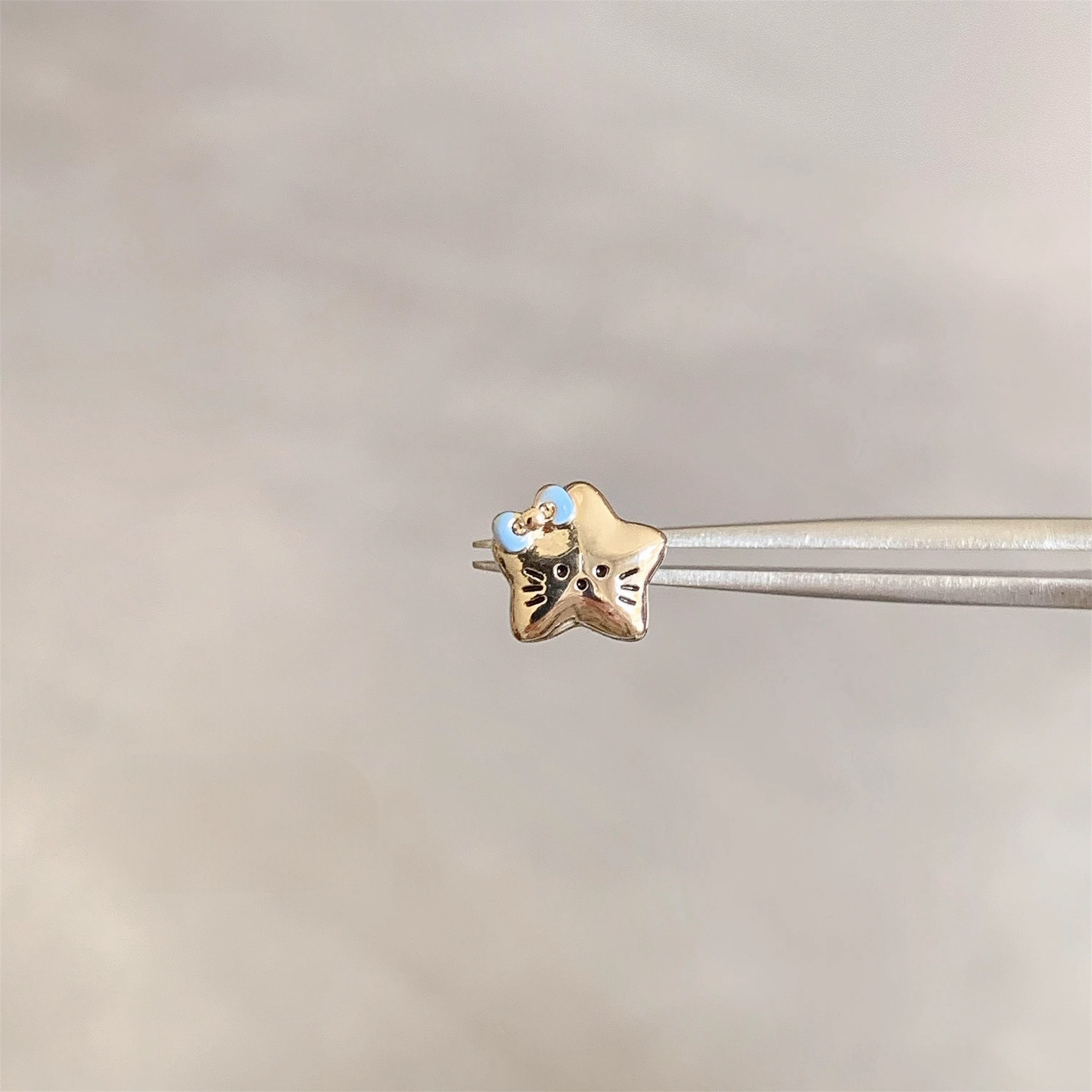 Gold Star Kitty Helix Earring