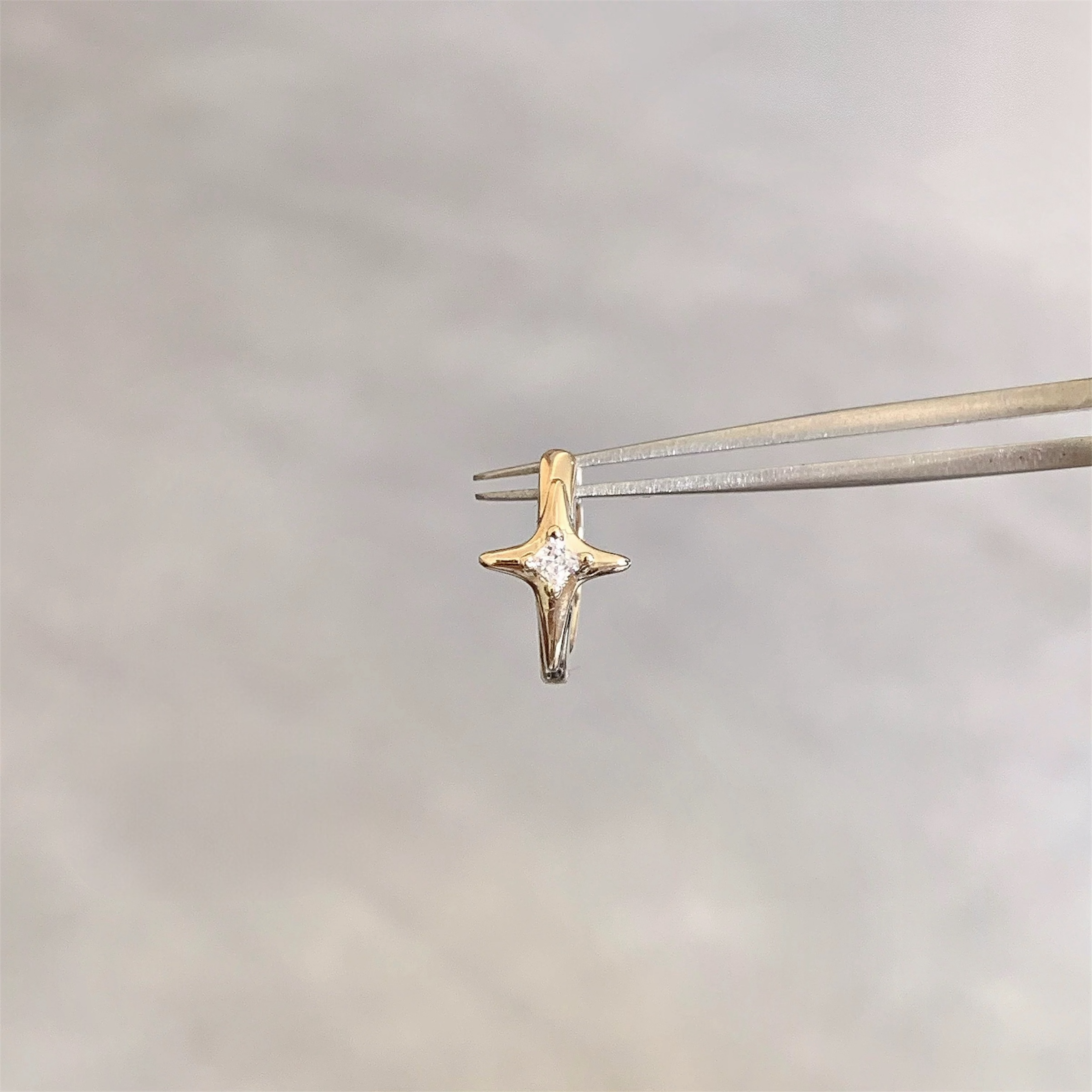 Golden Grace Ribbon Stud