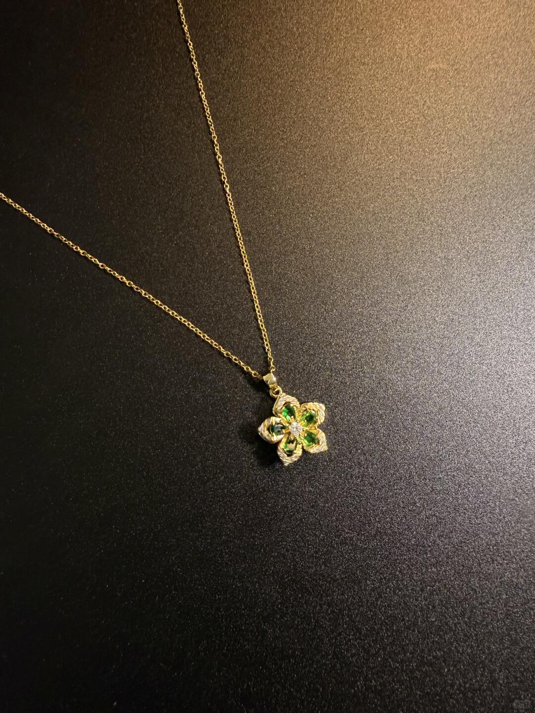 Gold Crystal Flower Fidget Necklace
