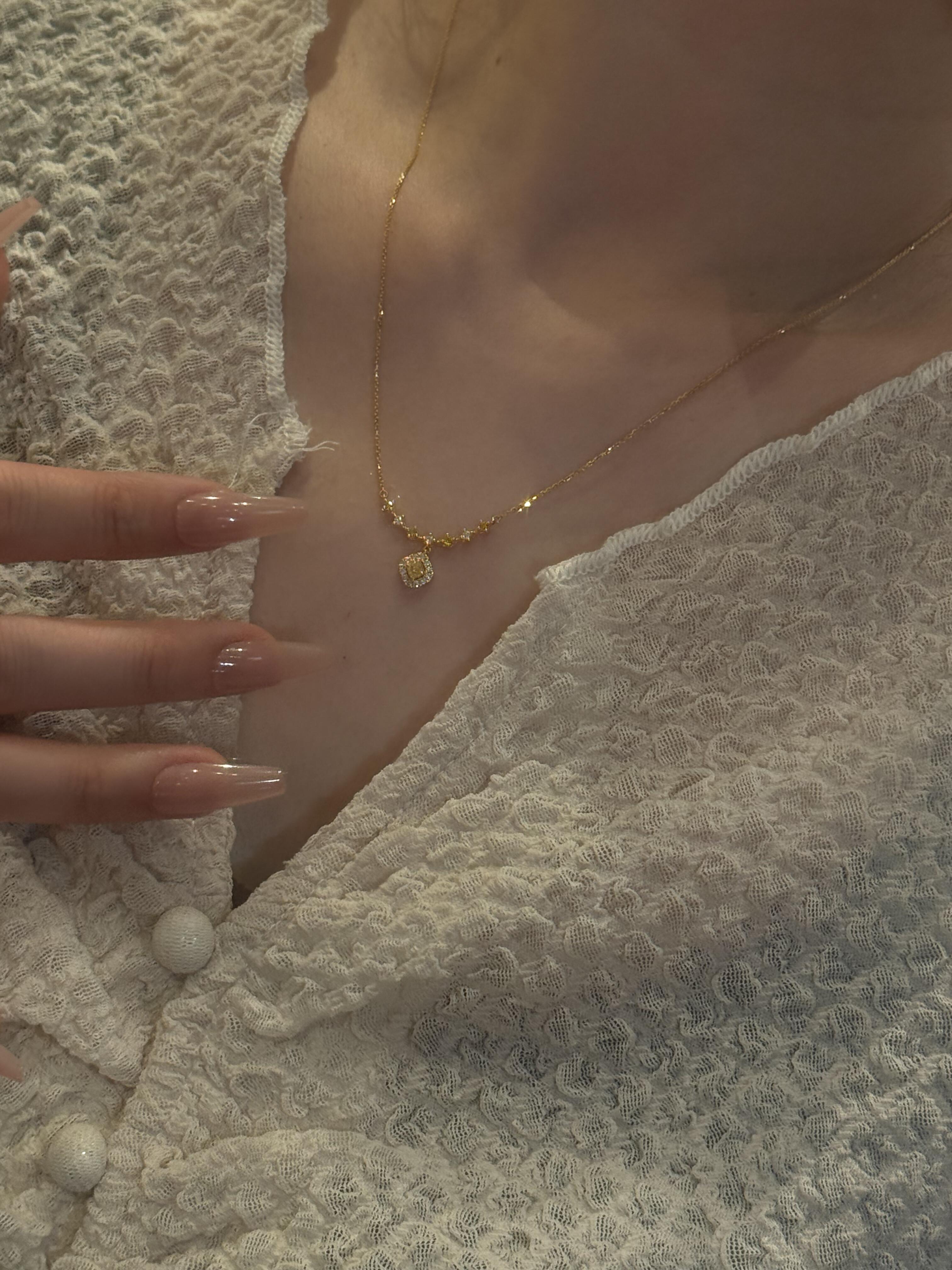 Dahlia Gold Dainty Necklace