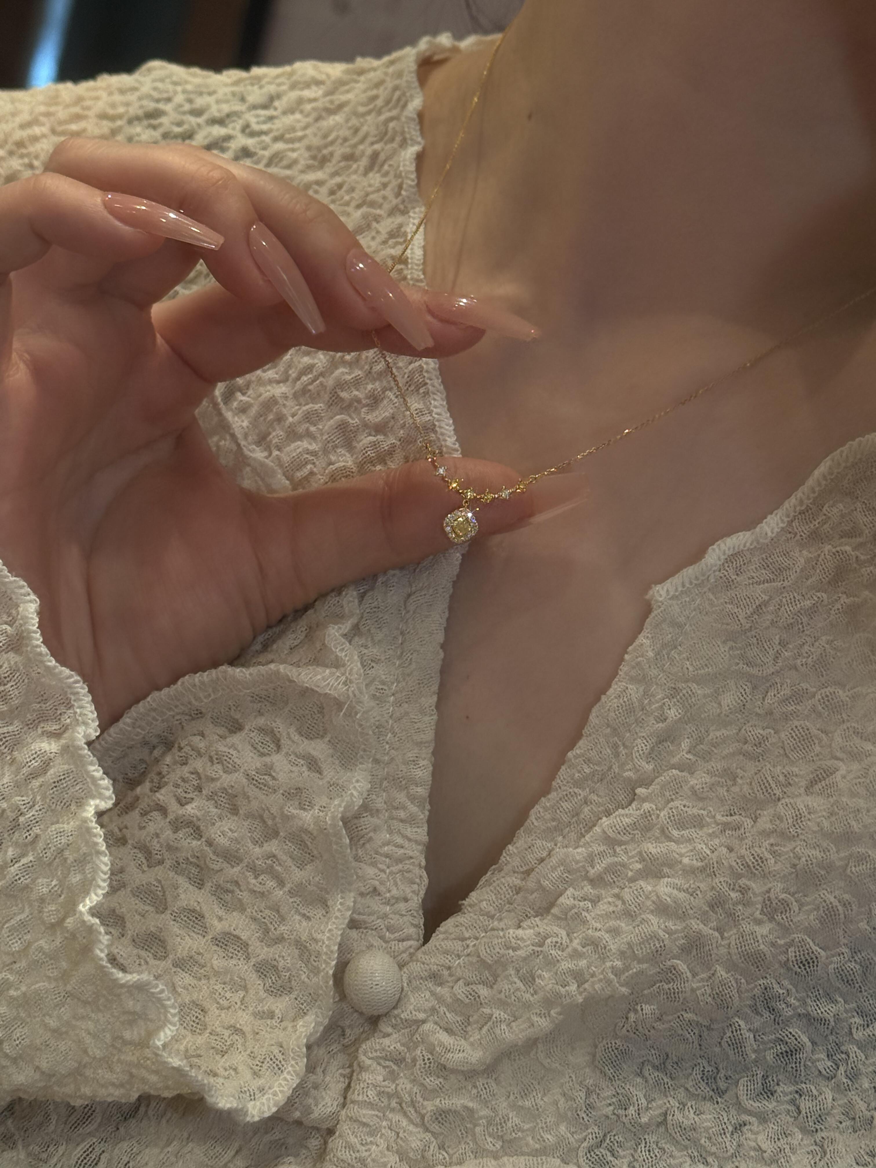 Dahlia Gold Dainty Necklace