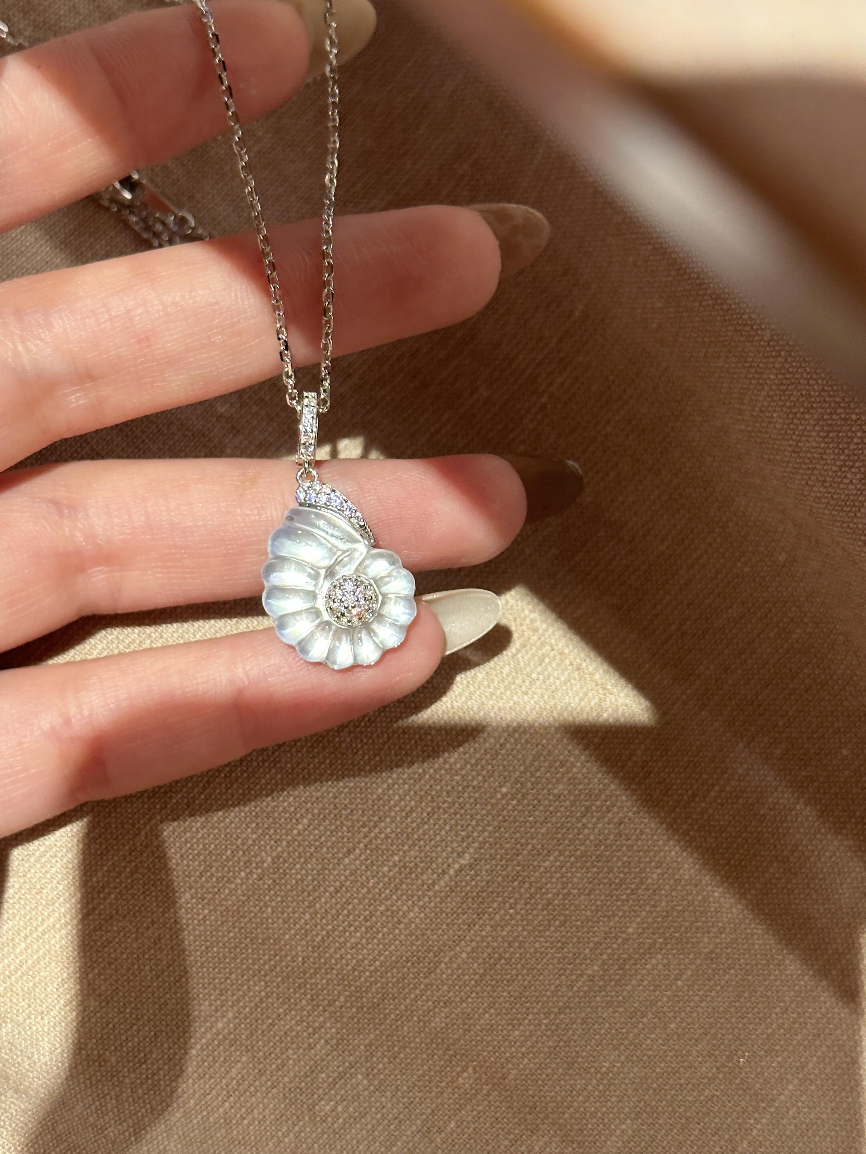 White Pearl Shell Crystal Necklace